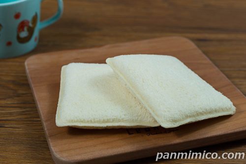 ランチパック（とろリッチ生）生クリーム入り牛乳ホイップ【ヤマザキ】斜めから撮った写真