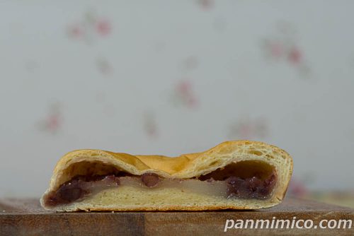 のびるあんぱん【Pasco】断面の写真