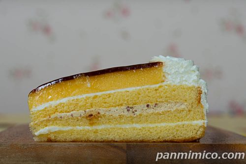 濃厚プリンショートケーキ（2個入）【ヤマザキ】断面の写真