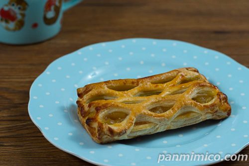 スイートポテト＆アップルパイ【ローソン】斜めから撮った写真