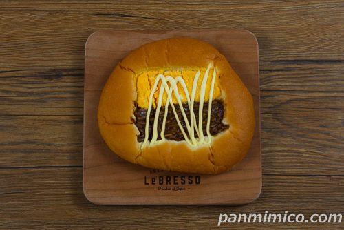 2種の味わい たまご＆焼きそばパン【ヤマザキ】上から撮った写真