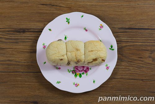 ちぎれるレーズンパン(レアチーズ風味クリーム)【ヤマザキ】上から撮った写真