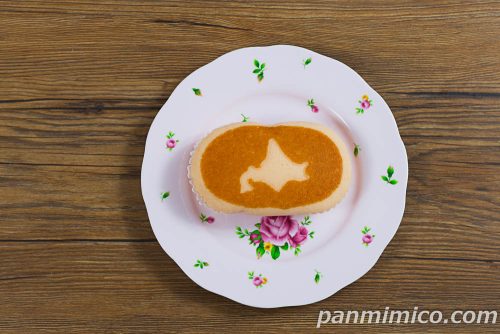 北海道チーズ蒸しケーキ(桃)【ヤマザキ】上から撮った写真