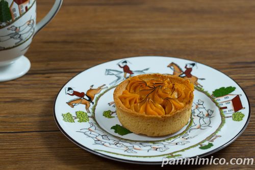 かぼちゃのタルト【ファミリーマート】斜めから撮った写真