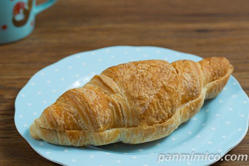 クロワッサンサンド コーヒー&ミルク【フジパン】斜めから撮った写真