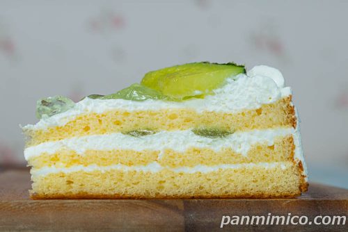 メロンのショートケーキ（2個入）【ヤマザキ】断面の写真