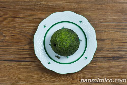 Uchi Café×森半　濃いお抹茶クッキーシュー【ローソン】上から撮った写真