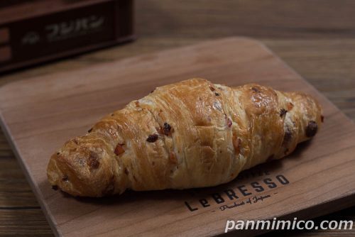 かむほど旨いクロワッサン【フジパン】斜めから撮った写真