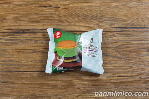 極厚　どら焼きバーガー（宇治抹茶ムース＆つぶあん）【ファミリーマート】パッケージの写真