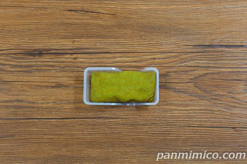 ファミマ・ザ・クレープ　抹茶【ファミリーマート】上から撮った写真