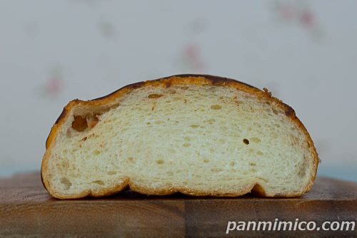 しましまちぎりパン【YKベーキングカンパニー】断面の写真