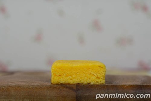 泡チーズ【ローソン】断面の写真