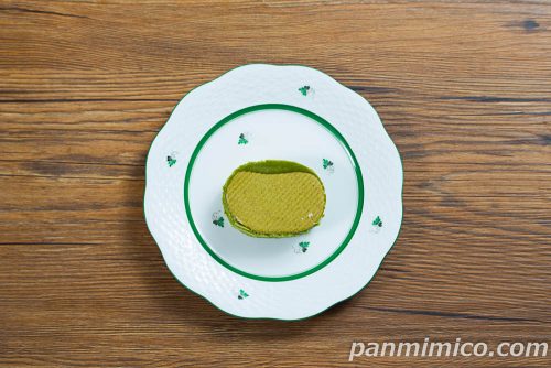 生チョコサンド　宇治抹茶【ファミリーマート】上から撮った写真