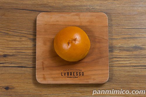 ペヤングソースやきそばパン【第一パン】上から撮った写真