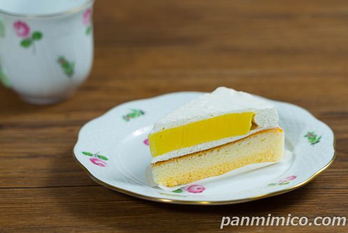 爽やかなレモンチーズケーキ（2個入）【ヤマザキ】斜めから撮った写真