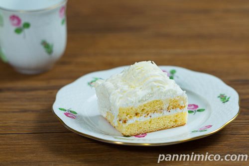 濃厚ミルクモンブラン（2個入）【ヤマザキ】斜めから撮った写真