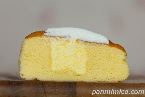 ふわしゅわシフォンケーキ（北海道産生クリーム使用）【ヤマザキ】断面の写真