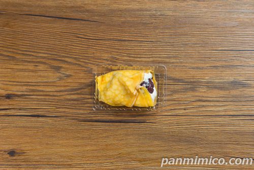 あんバタークレープ【セブンイレブン】上から撮った写真