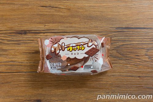 クリーーーーームワッフル　チョコ【ファミリーマート】パッケージの写真