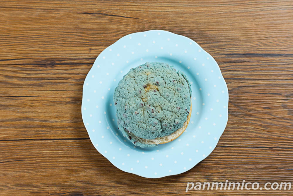 チョコミントフェア】チョコミントメロンパン【ファミリーマート】の