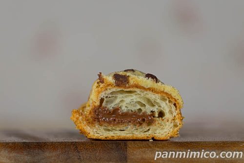 チョコクロッキー【セブンイレブン】断面の写真