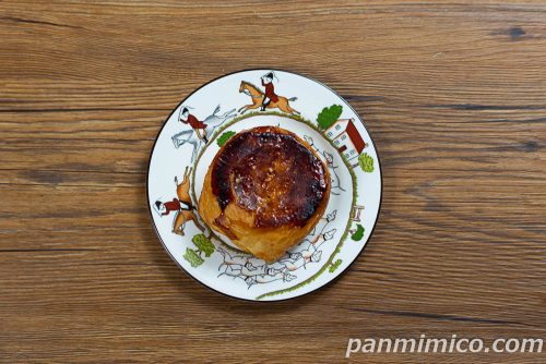 クイニーアマン（粒あん＆ホイップ）【ヤマザキ】上から撮った写真