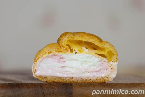 ダブルクリームシュー（和歌山県産南高梅＆北海道産練乳）【不二家】断面の写真