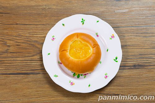 たっぷりりんごヨーグルト【第一パン】上から撮った写真