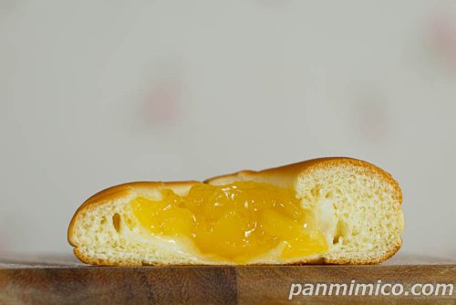 たっぷりりんごヨーグルト【第一パン】断面の写真