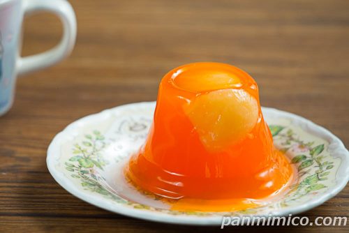 フルーツの沼ジュレ メロン&白桃【ファミリーマート】中身の写真