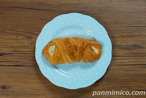 「クッキー&クリームクロワッサン」【ローソン】上から撮った写真