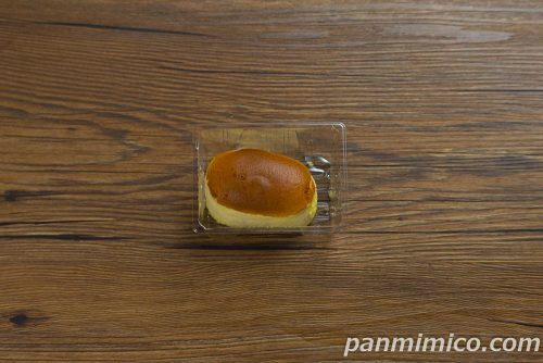 ふわしゅわチーズスフレ(レモンソース入り)ファミリーマート上から撮った写真
