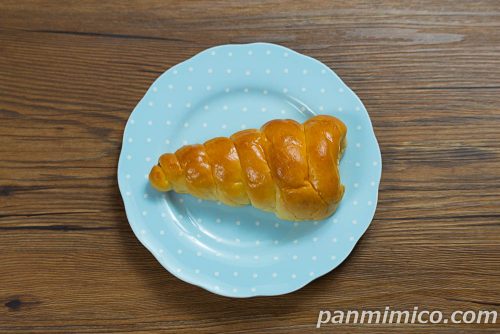 【ヤマザキ】の「コロネ（エッセルスーパーカップ超バニラ風味）」上から撮った写真