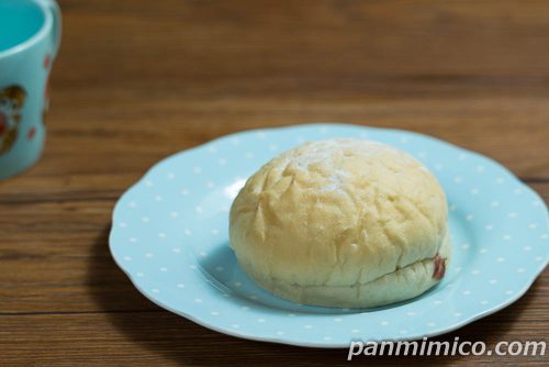 もちこまち(塩あん&ホイップ)【ヤマザキ】斜めから撮った写真