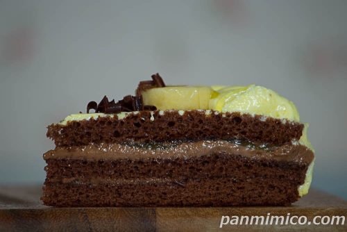 【ヤマザキ新作】バナナとチョコのショートケーキ(2個入)断面の写真