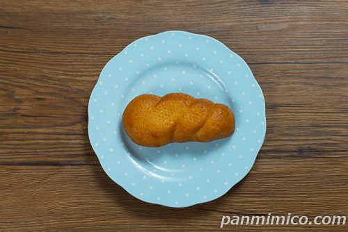 お店で揚げたツイストドーナツ【セブンイレブン】上から撮った写真