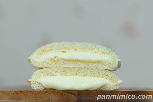 ランチパック（とろリッチ生）生クリーム入りバナナホイップ【ヤマザキ】断面の写真