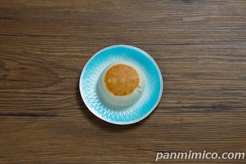 【ヤマザキ】阿蘇小国ジャージー牛乳入りのミルクまんじゅう上から撮った写真