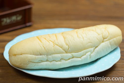 【フジパン新作】白いコッペ斜めから撮った写真