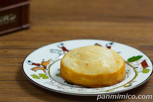 フジパンの新作「もっちーりクッキーケーキ」斜めから撮った写真