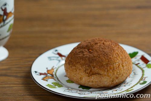 【ローソン】Uchi Café×シーキューブ　ティラミスクッキーシュー斜めから撮った写真