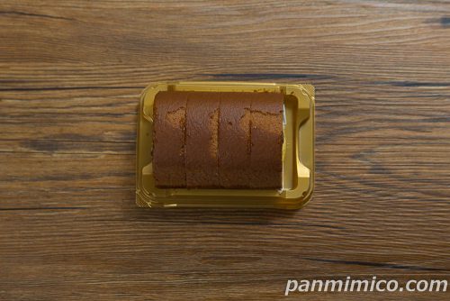 完熟バナナ&チョコロール(北海道産牛乳使用)【ヤマザキ】上から撮った写真