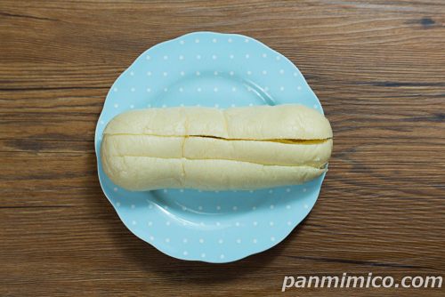 ヤマザキ新作！シャインマスカットジャム＆ホイップロール上から撮った写真