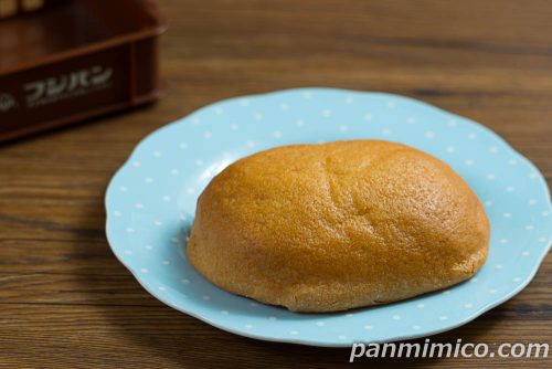 フジパン新作！塩キャラメルクーヘン斜めから撮った写真