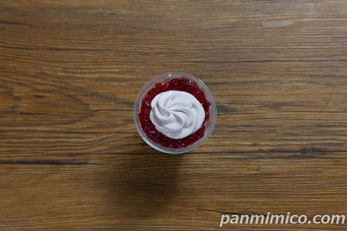 【ファミリーマート】「ぶどうのパフェ」上から撮った写真