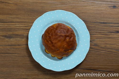 【ヤマザキ】ブールパン（マロンあん＆マロンホイップ）上から撮った写真