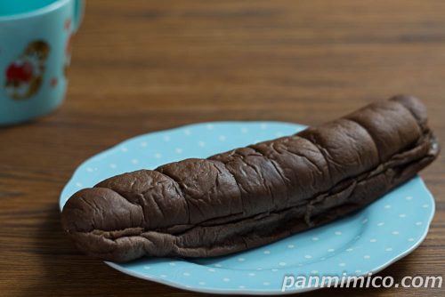 グッドスティック（チョコ風味のパン）チョコ風味ホイップ【ヤマザキ】斜めから撮った写真