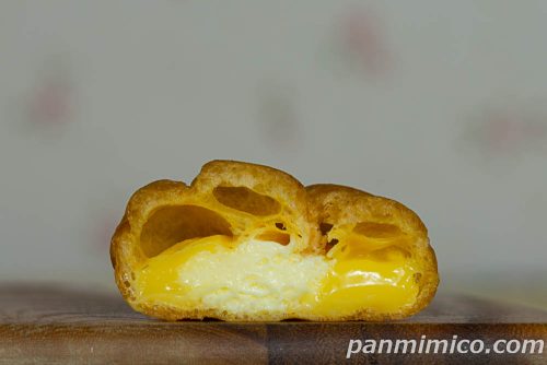 【ヤマザキ】おいものシュークリーム(紅あずま)断面の写真