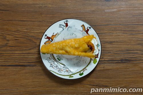 バナナカスタードブリュレクレープ【ファミリーマート】上から撮った写真