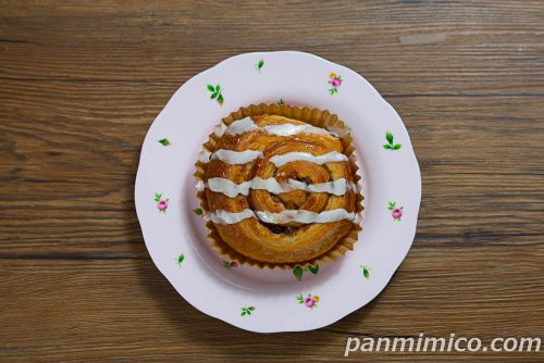 【第一パン】アップルレーズンシナモンロール上から撮った写真
